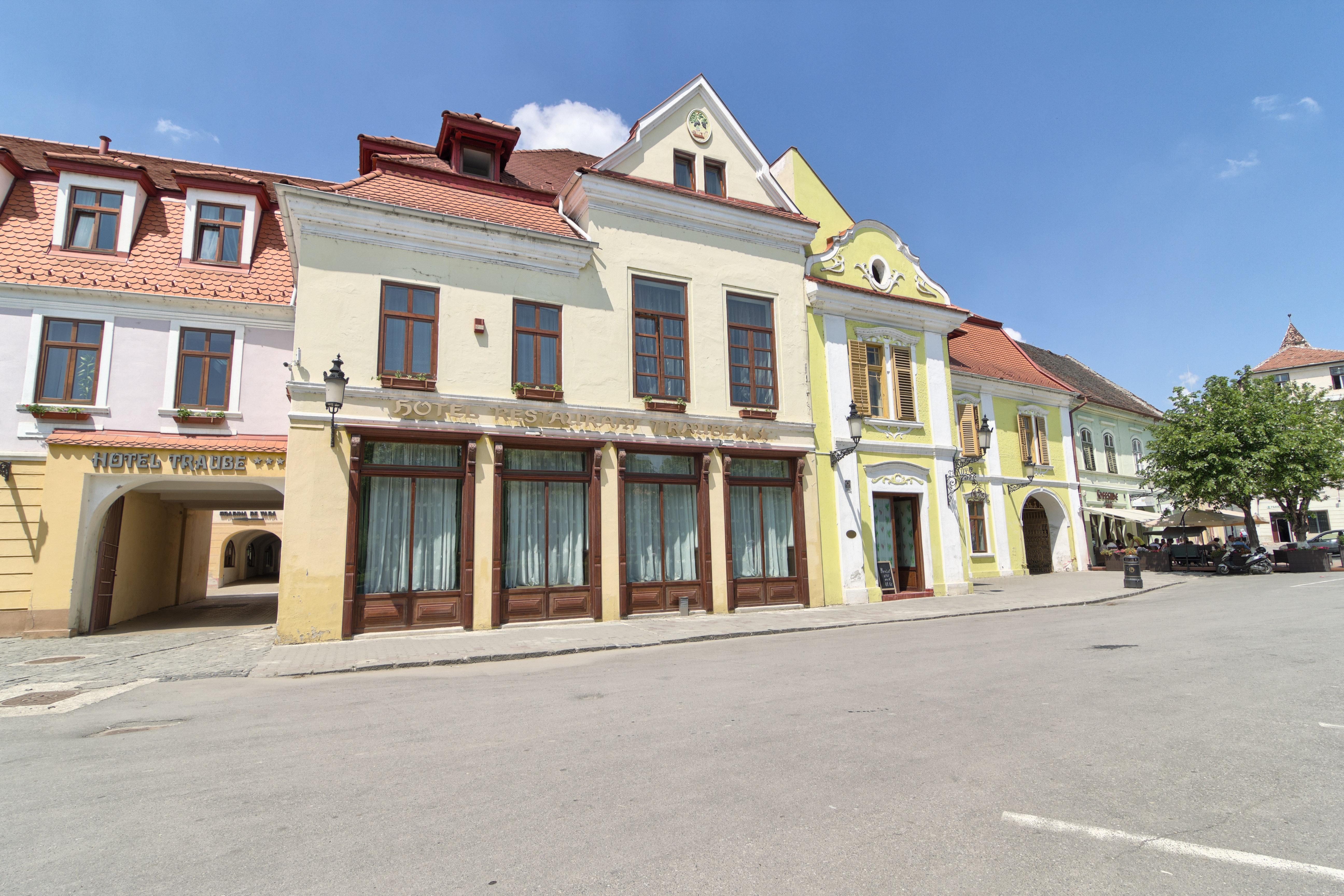 Hotel Traube Медиаш Экстерьер фото